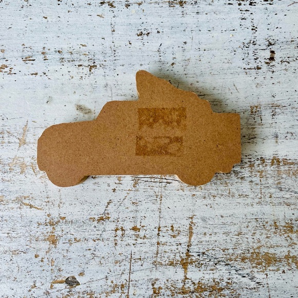 *Fresh Cut Tree & Truck Wood Sitter - Picture 9 of 12